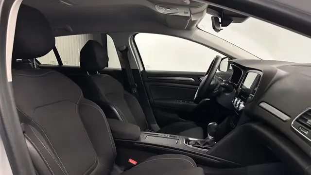 Renault Megane E-Tech view 4