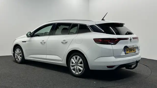 Renault Megane E-Tech view 10