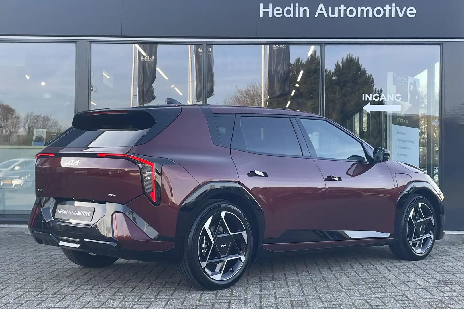 Kia EV4 GT-Line 81.4 kWh | Direct leverbaar | Panoramadak Rood - 2