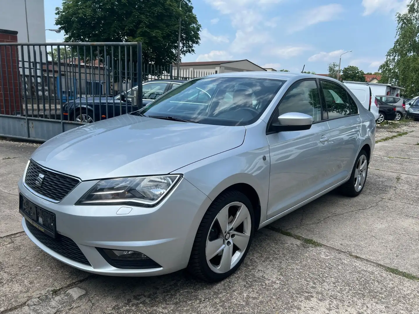 SEAT Toledo 1.4, AUTOMATIK, TÜV & SERVICE NEU Silber - 2