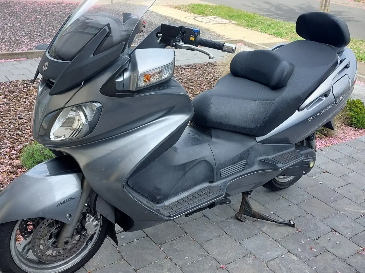 Suzuki Burgman 650 AN650A Grau - 2