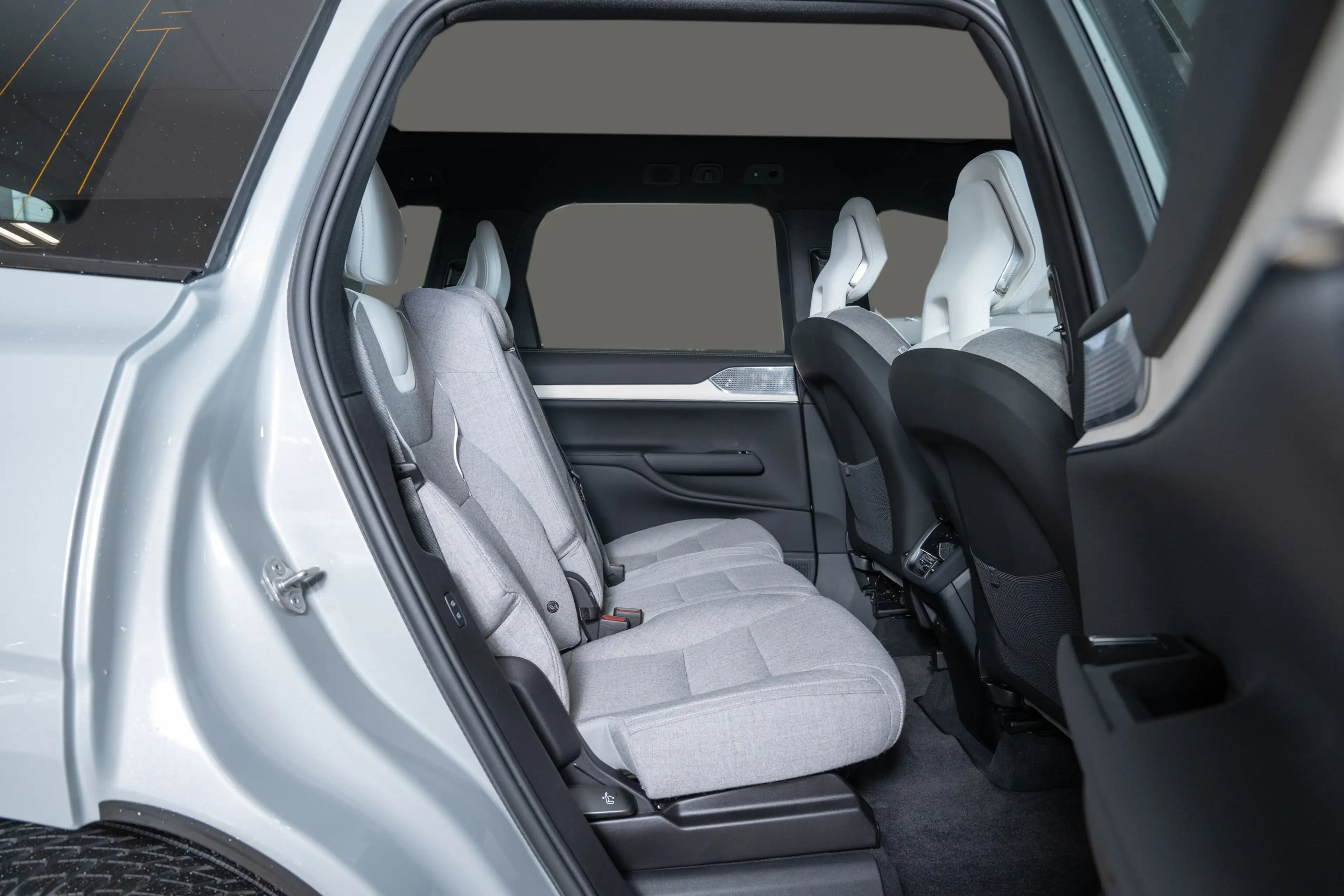 Volvo EX90 Ultra Twin Motor AWD  7-Sitzer CARE AHK el. Pano. — photo 13