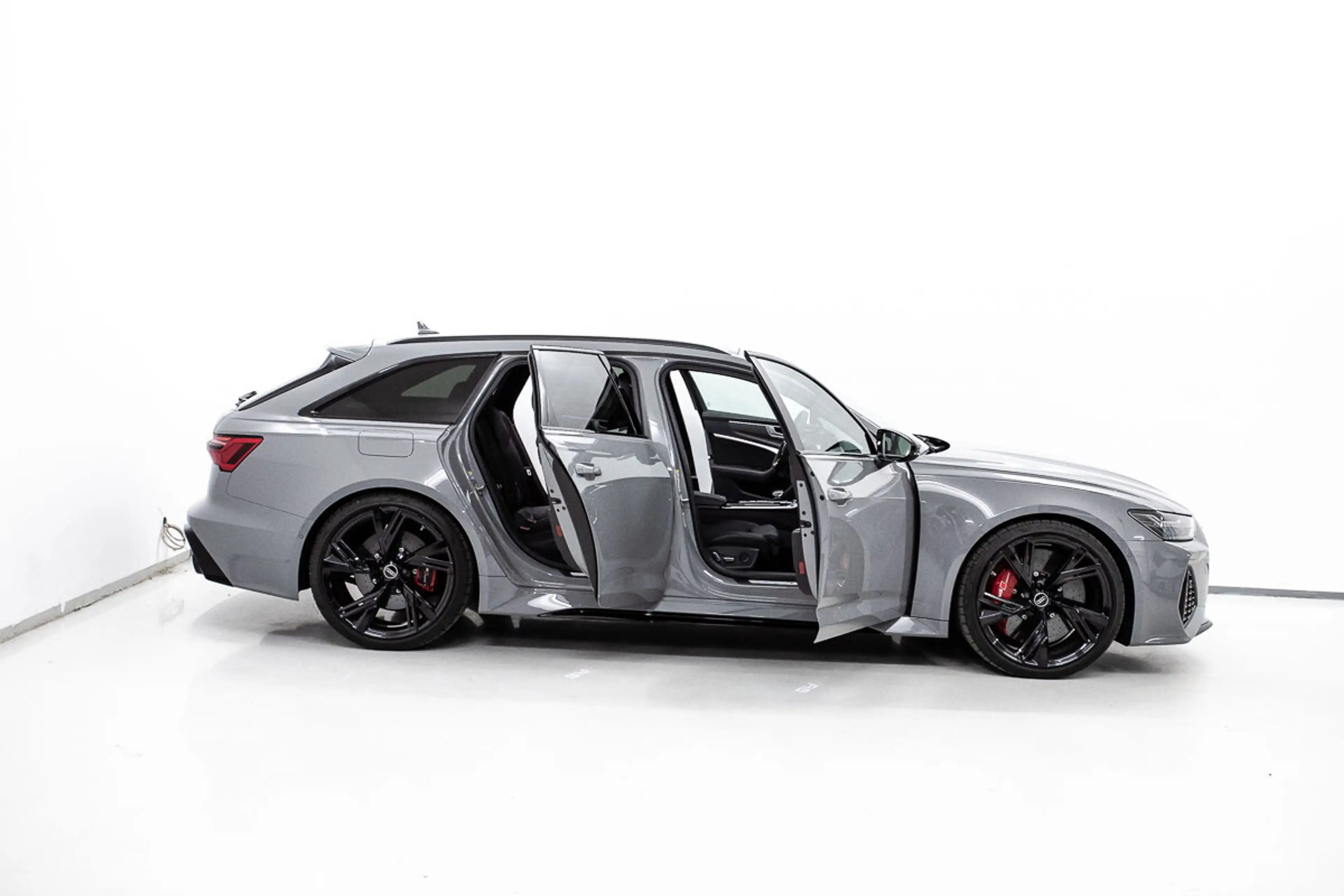 Audi RS6 Avant 4,0 TFSI quattro MHEV S-tronic | Keramik ... — photo 8