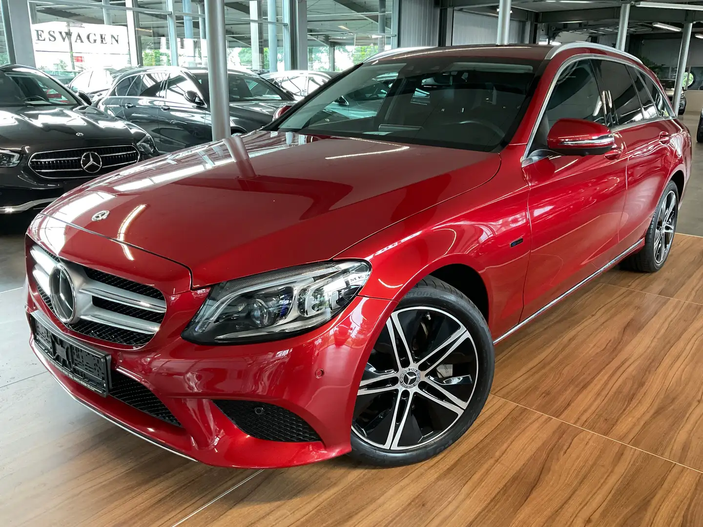 Mercedes-Benz C 300 C 300de T Avantgarde DISTRONIC/AHK/360/DAB Rot - 1