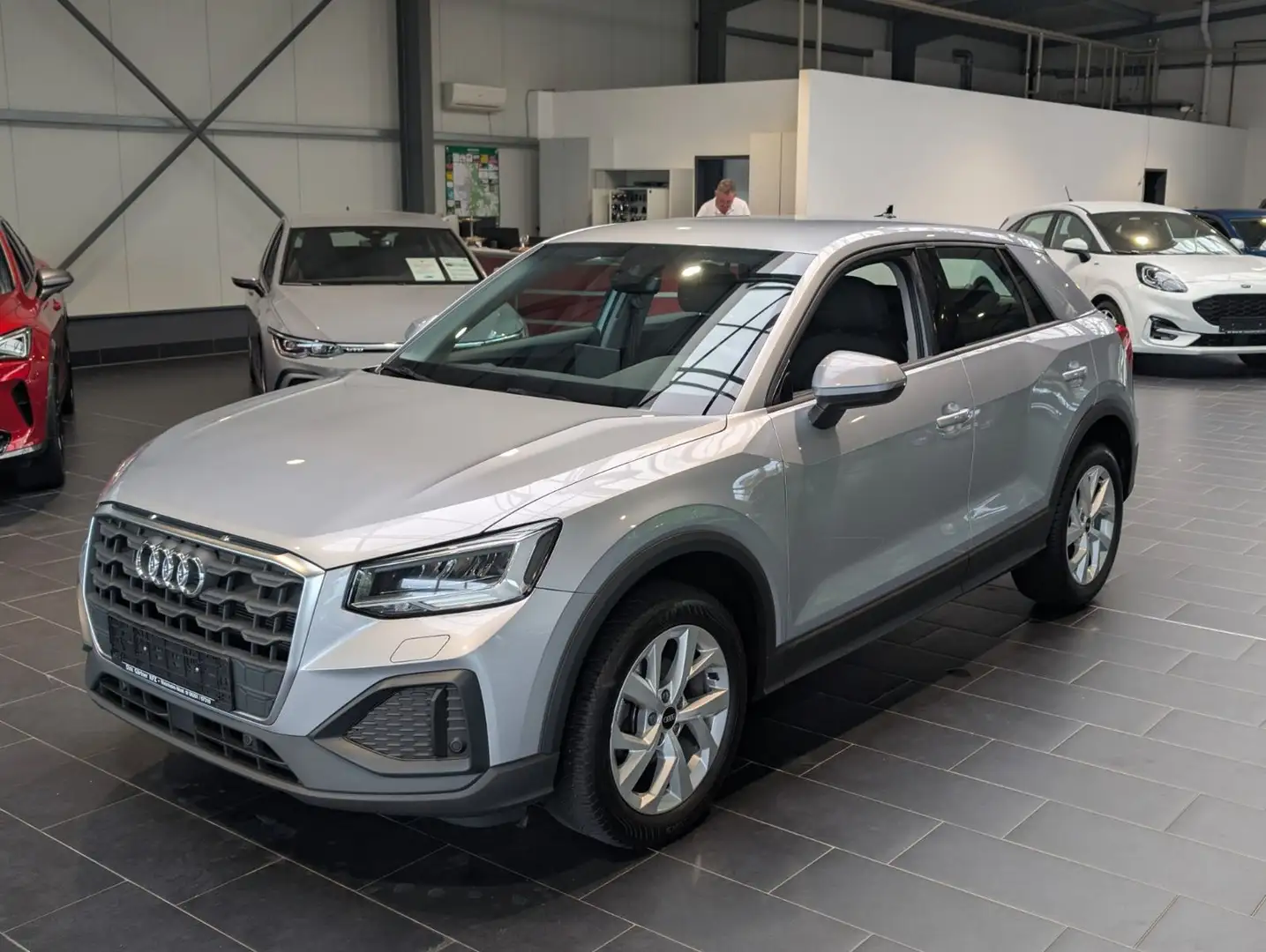 Audi Q2 30 TFSI PDC Kamera Navi Sitzhzg 1. Hand Silber - 1