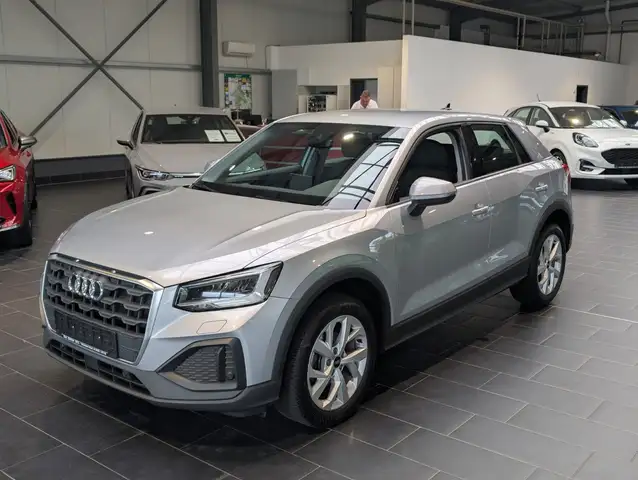 Audi Q2 30 TFSI PDC Kamera Navi Sitzhzg 1. Hand