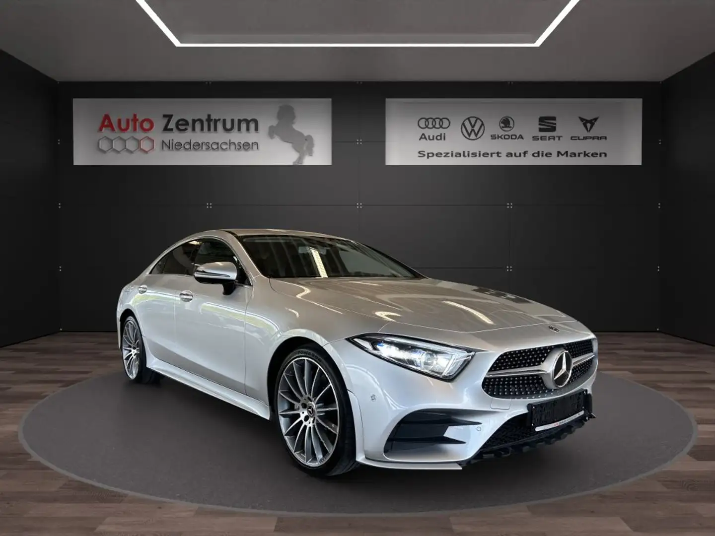 Mercedes-Benz CLS 450 4M AMG Line Burmester StandHz*360°Luftfd*Multibeam Argintiu - 1