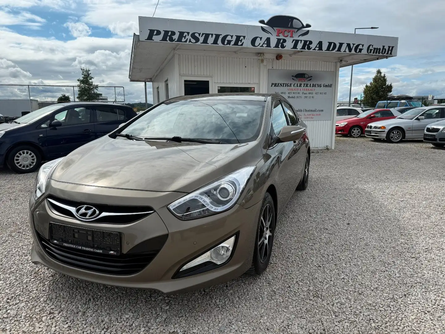 Hyundai i40 1.6 GDI  Comfort*AHK*EURO 5*PDC** Beige - 1