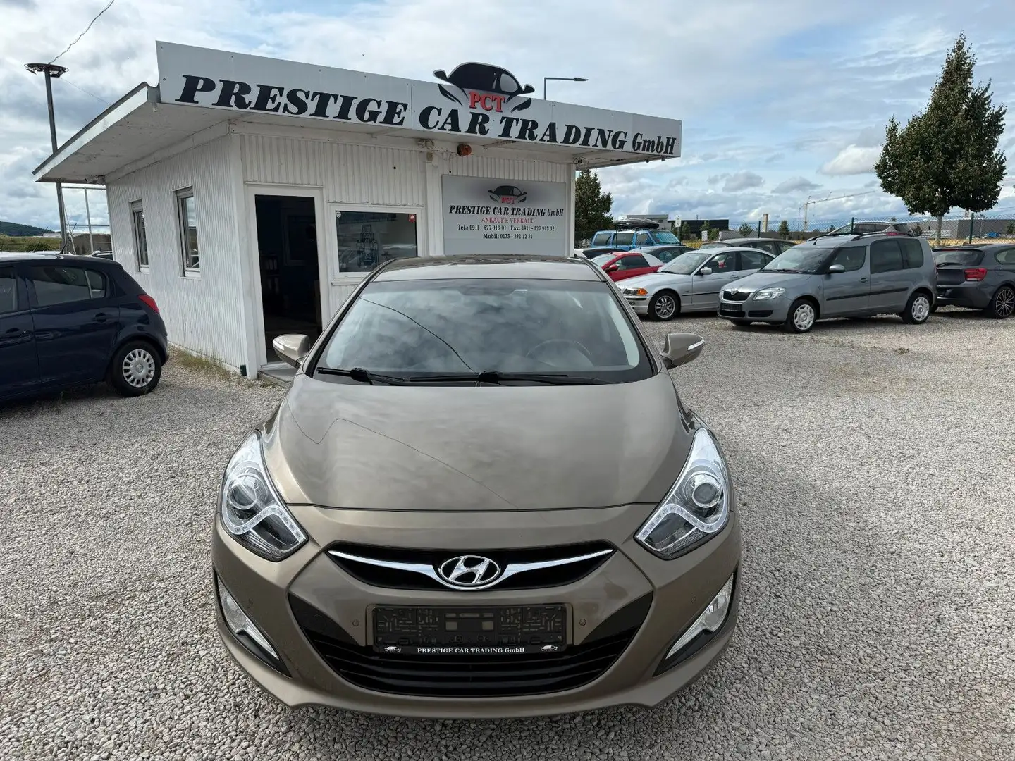 Hyundai i40 1.6 GDI  Comfort*AHK*EURO 5*PDC** Beige - 2