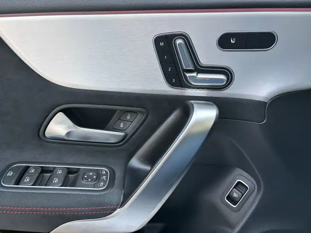 Mercedes-Benz CLA 35 AMG AMG CLA 35 4MATIC Coupé AMG KeyGo PTS Ansicht 6