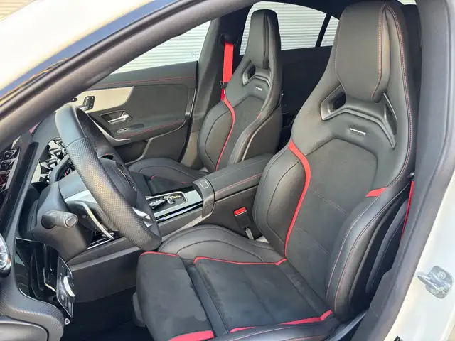 Mercedes-Benz CLA 35 AMG AMG CLA 35 4MATIC Coupé AMG KeyGo PTS Ansicht 9