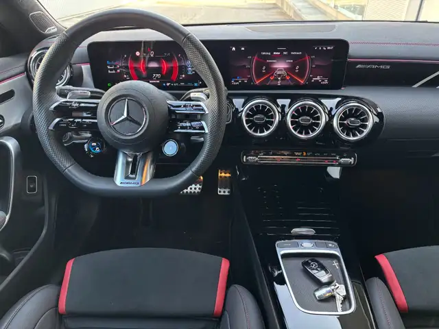 Mercedes-Benz CLA 35 AMG AMG CLA 35 4MATIC Coupé AMG KeyGo PTS Ansicht 11