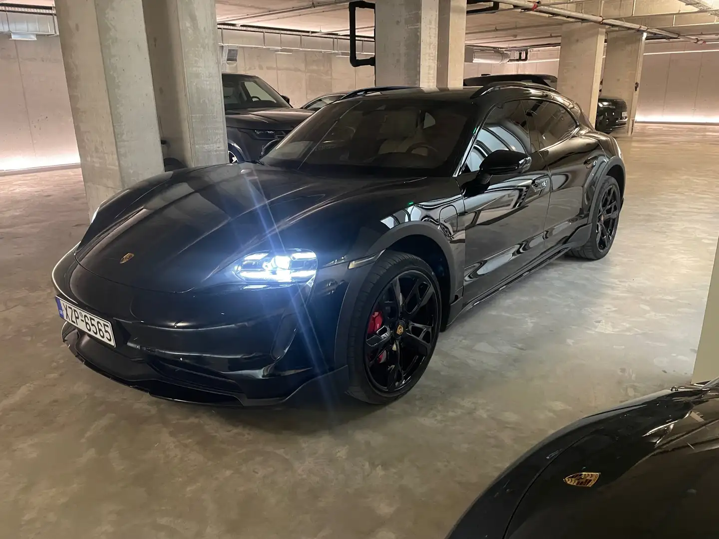 Porsche Taycan 4S Cross Turismo - 1