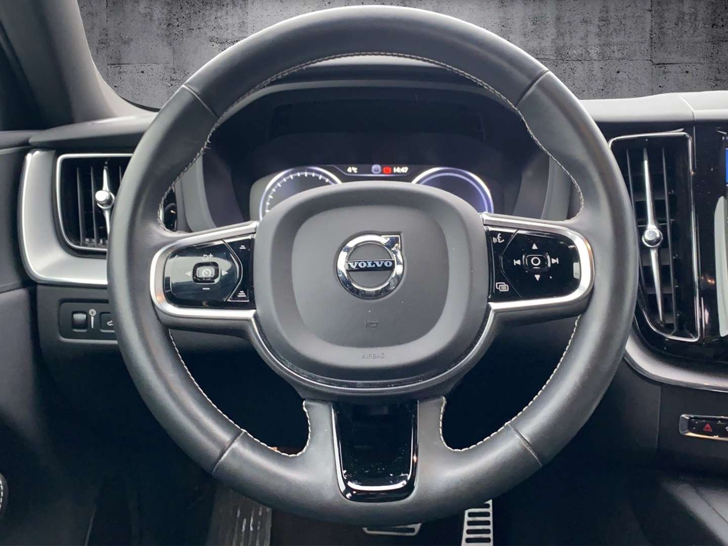 Volvo XC60 R-Design T8 AWD Plug-In Hybrid - 2020 - Joinsteer - #8