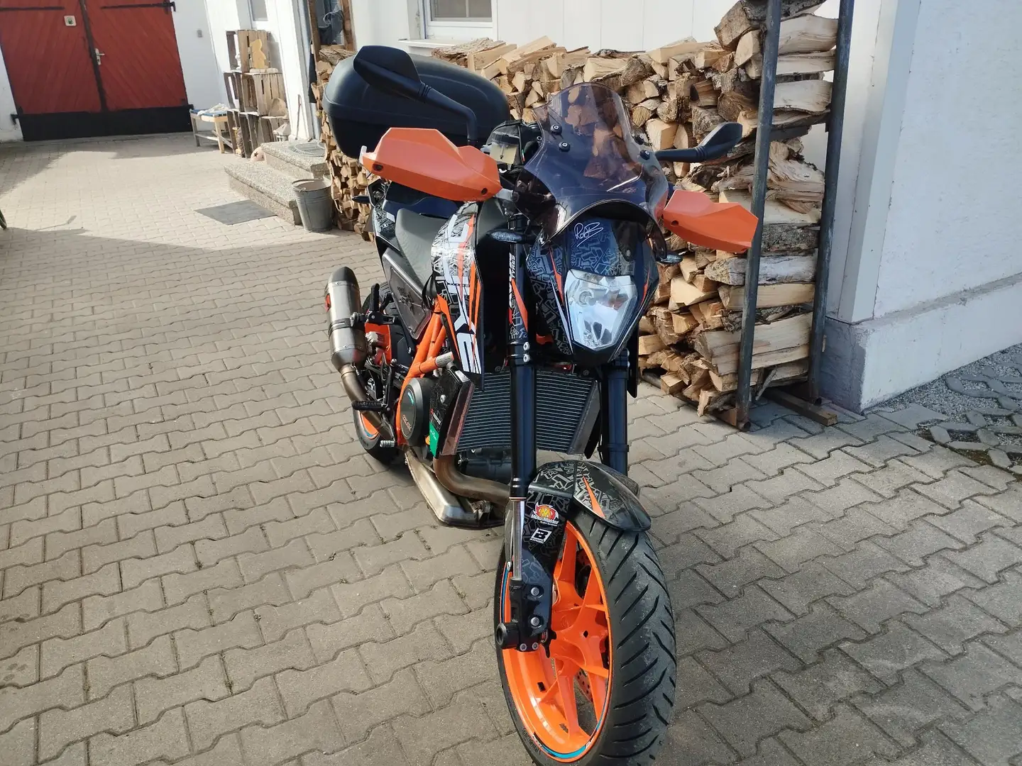 KTM 690 Duke R Schwarz - 2