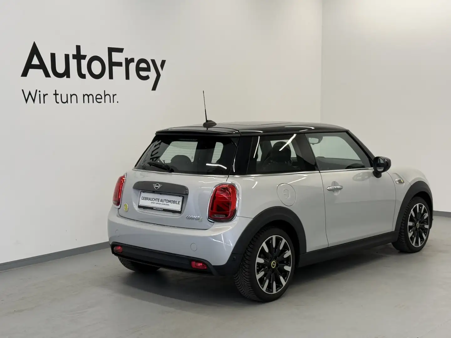 MINI Cooper SE Silber - 2