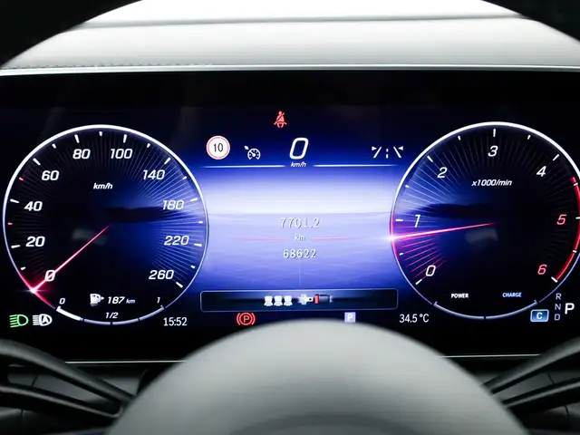 Mercedes-Benz GLC view 12
