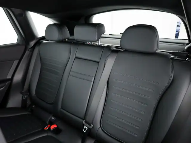 Mercedes-Benz GLC view 11