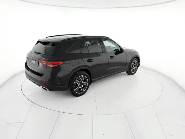 Mercedes-Benz GLC view 4