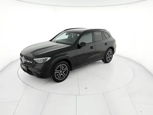 Mercedes-Benz GLC view 2