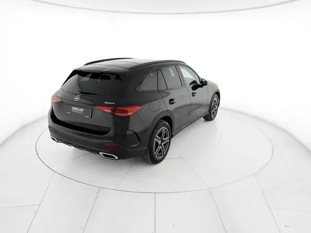 Mercedes-Benz GLC view 3
