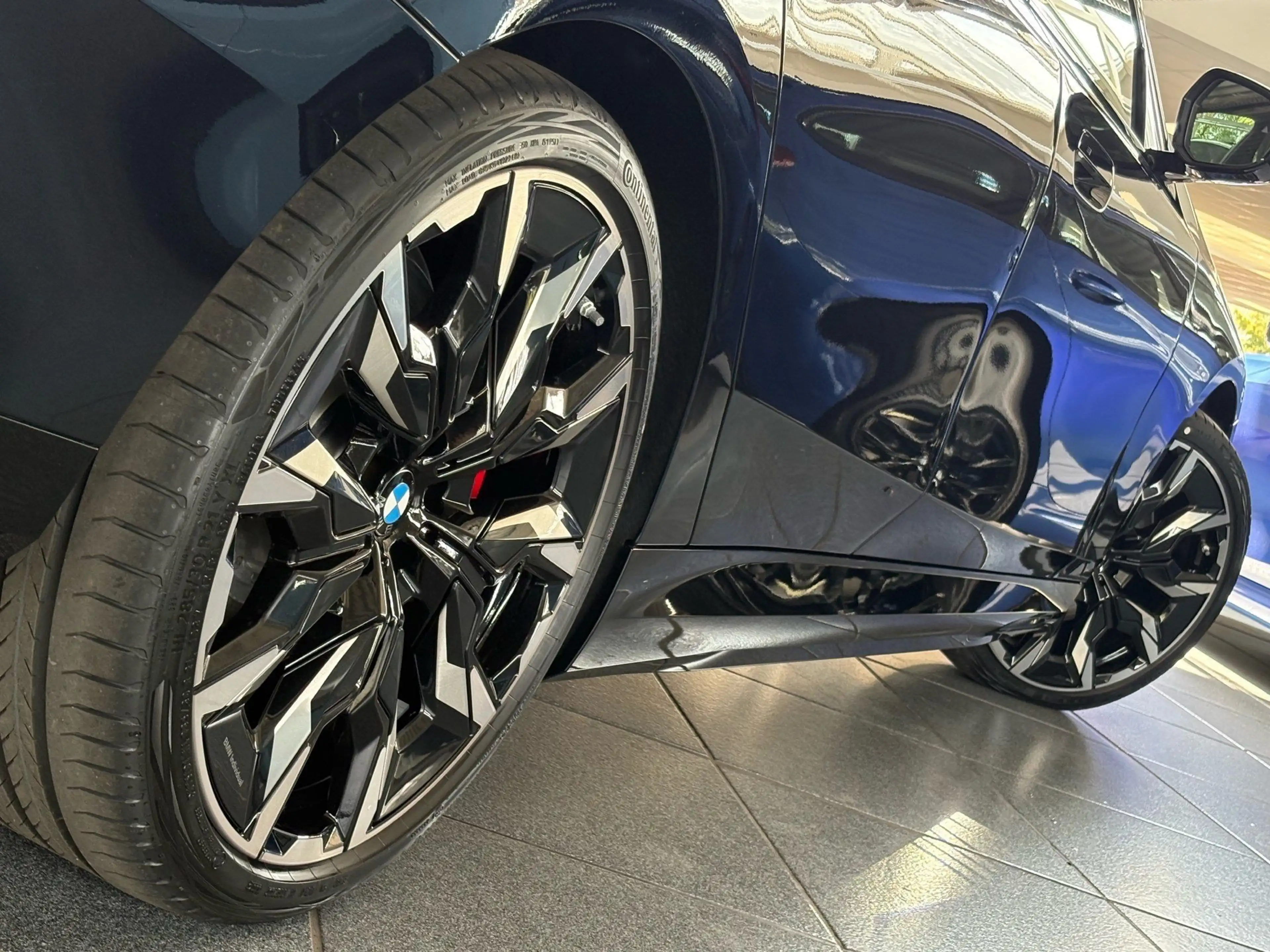BMW 550 e xDrive M Sport HUD PANO ACC AHK 360°KAM LM — photo 3