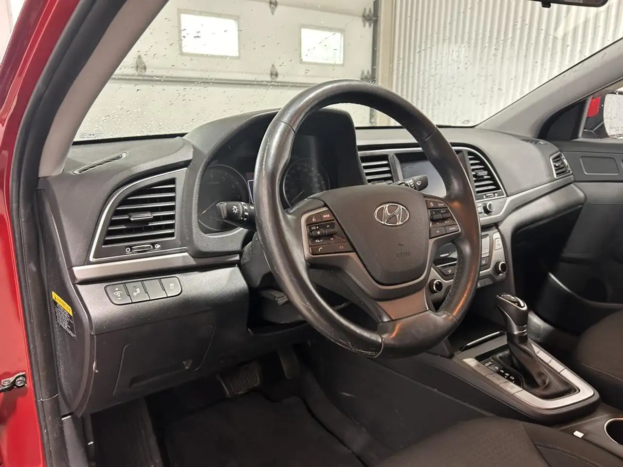 Hyundai ELANTRA снимка Hyundai ELANTRA
