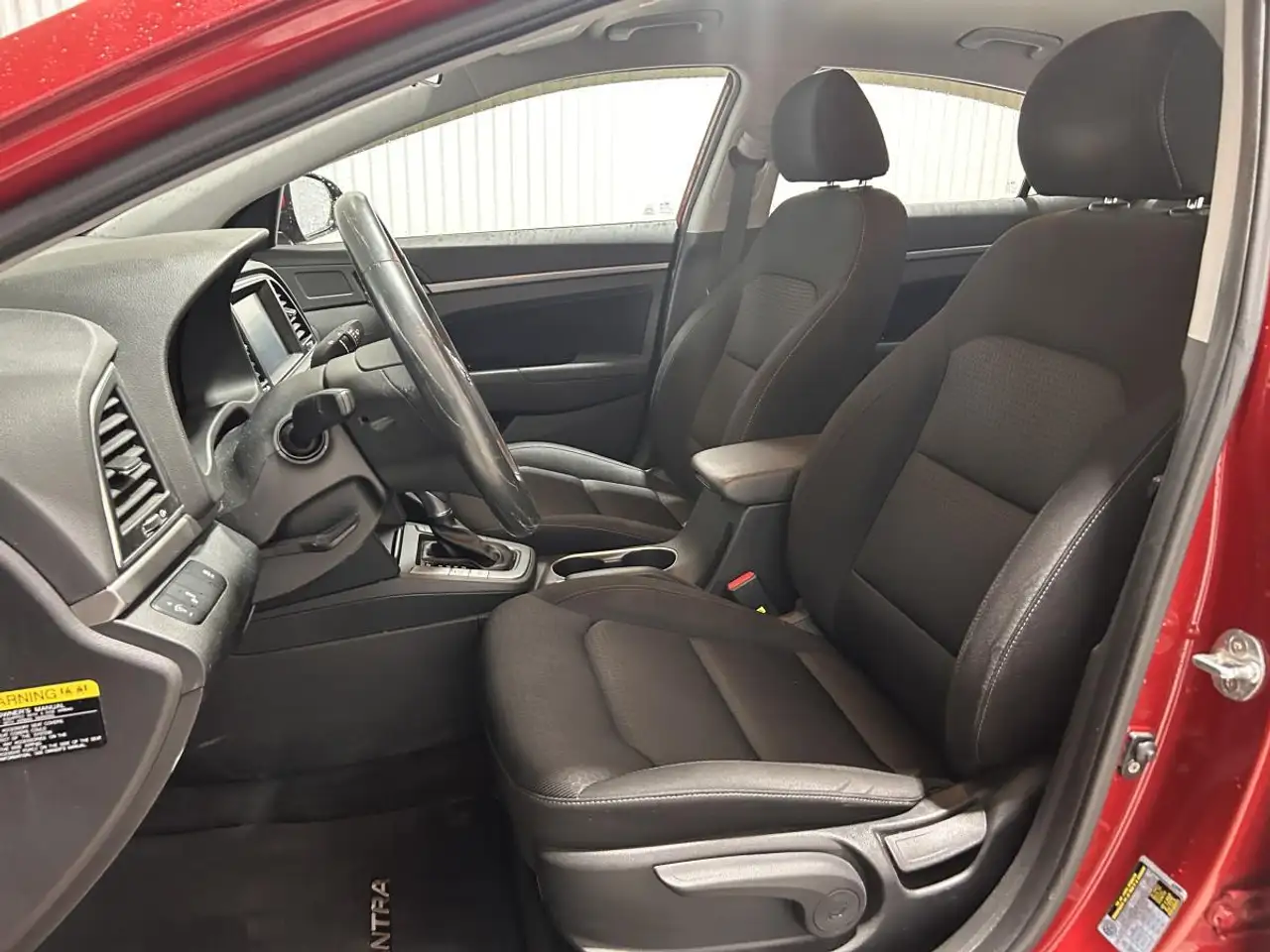 Hyundai ELANTRA снимка Hyundai ELANTRA