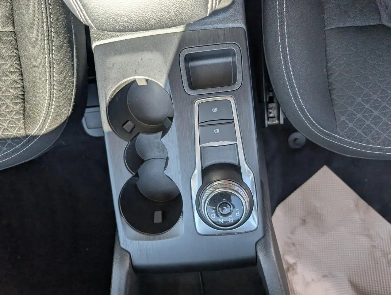 Ford Escape снимка Ford Escape