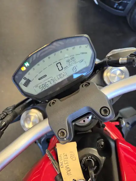 Ducati Monster 821 - foto 7