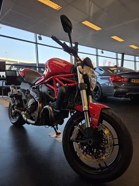 Ducati Monster 821 - foto 6