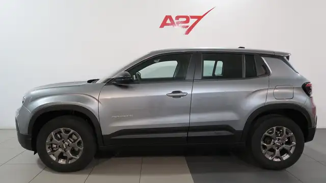Jeep Avenger view 3