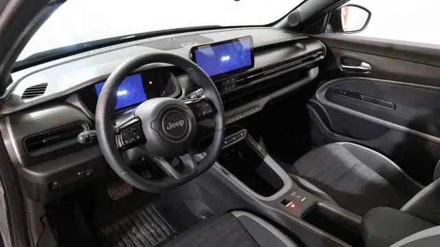 Jeep Avenger view 2