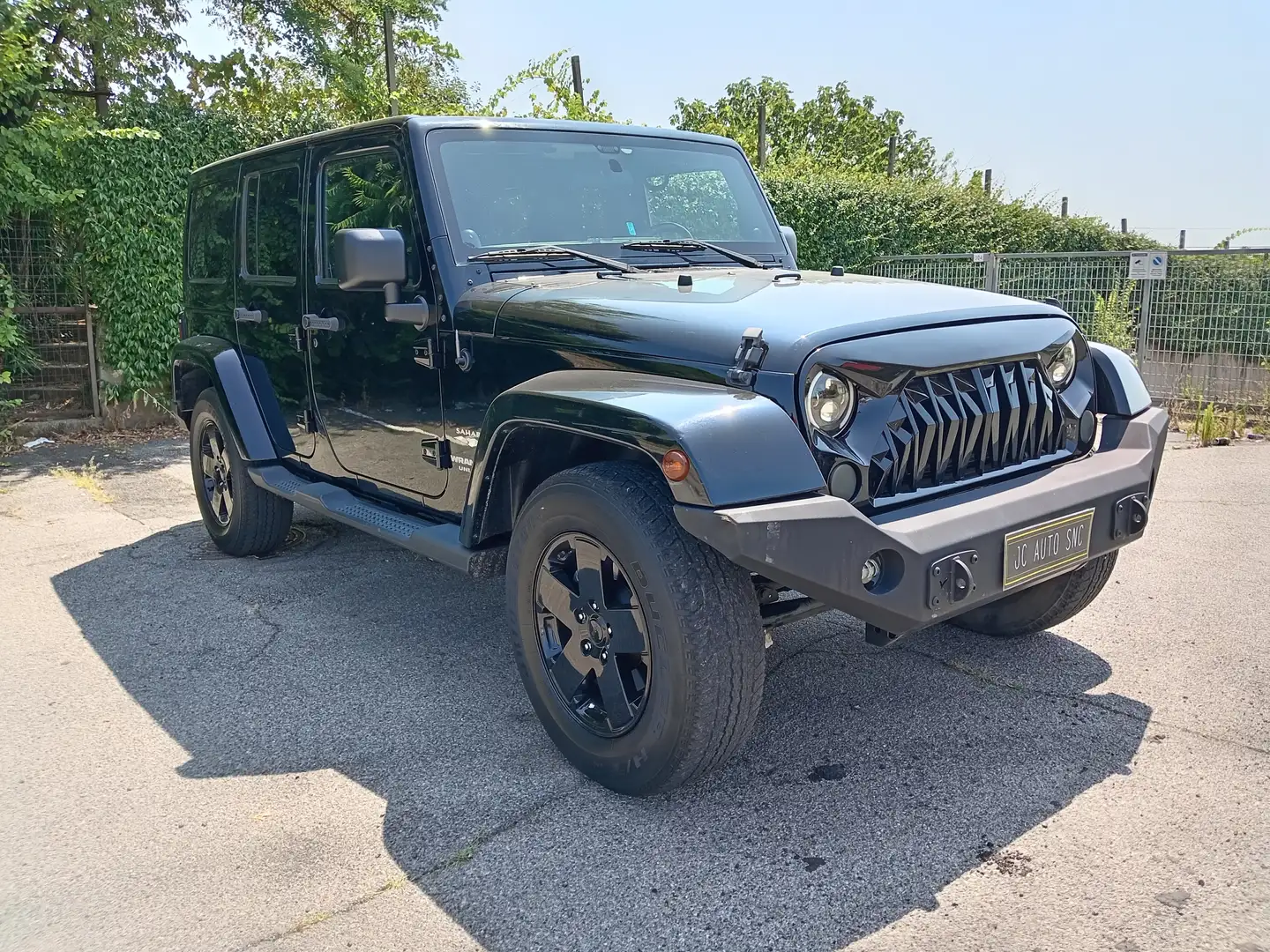 Jeep Wrangler Unlimited 2.8 crd Sahara CABRIO Negro - 1
