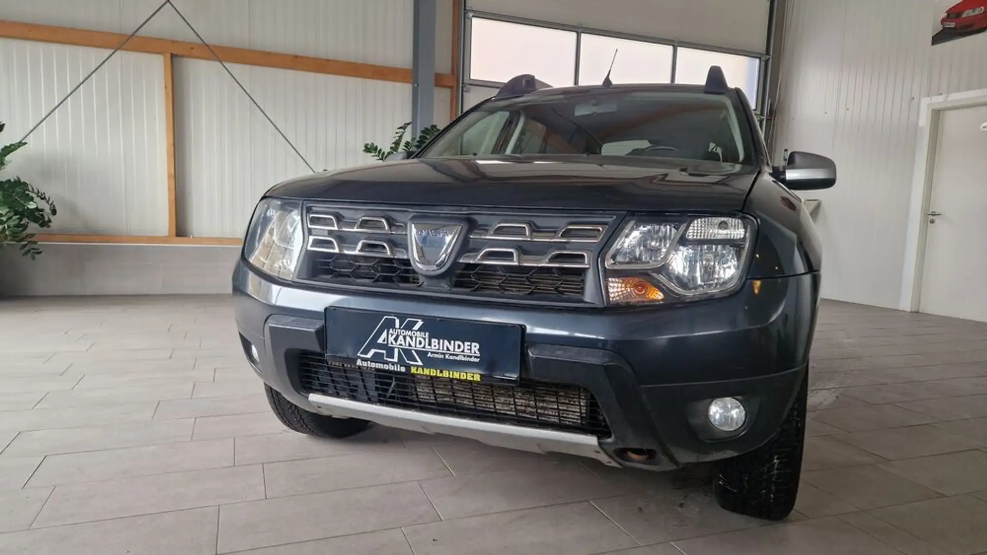 Dacia Duster Vikings 4x4 ''1.Besitz'' Grau - 2