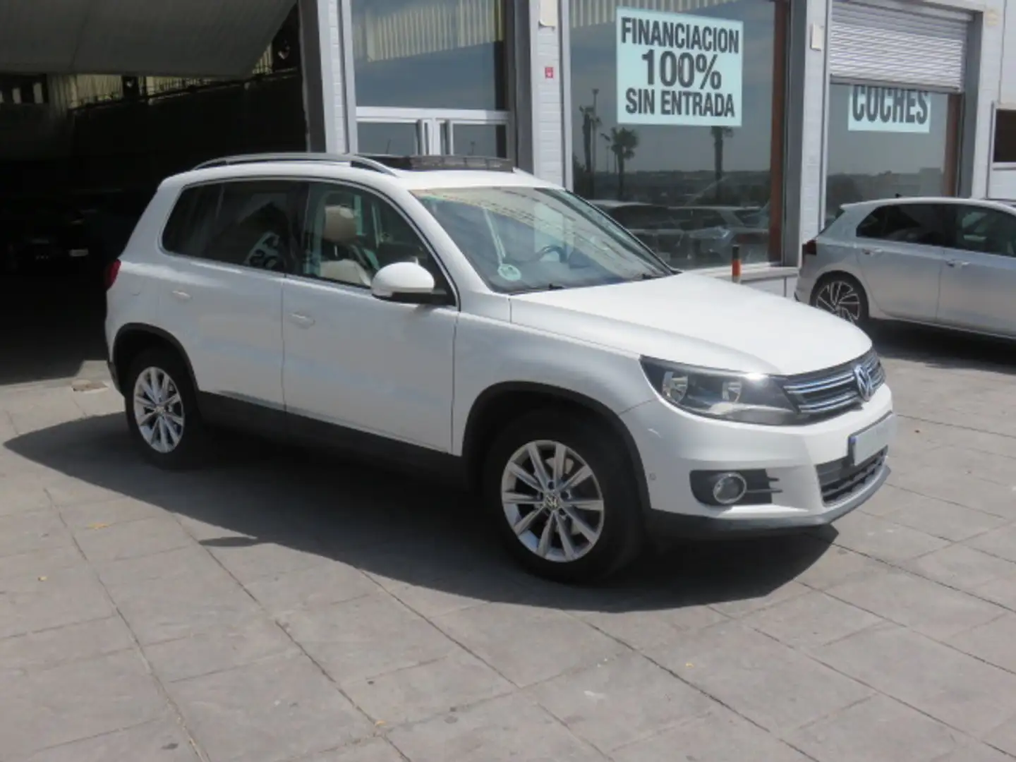 Volkswagen Tiguan 2.0TDI BMT T1 4x2 110 Wit - 1