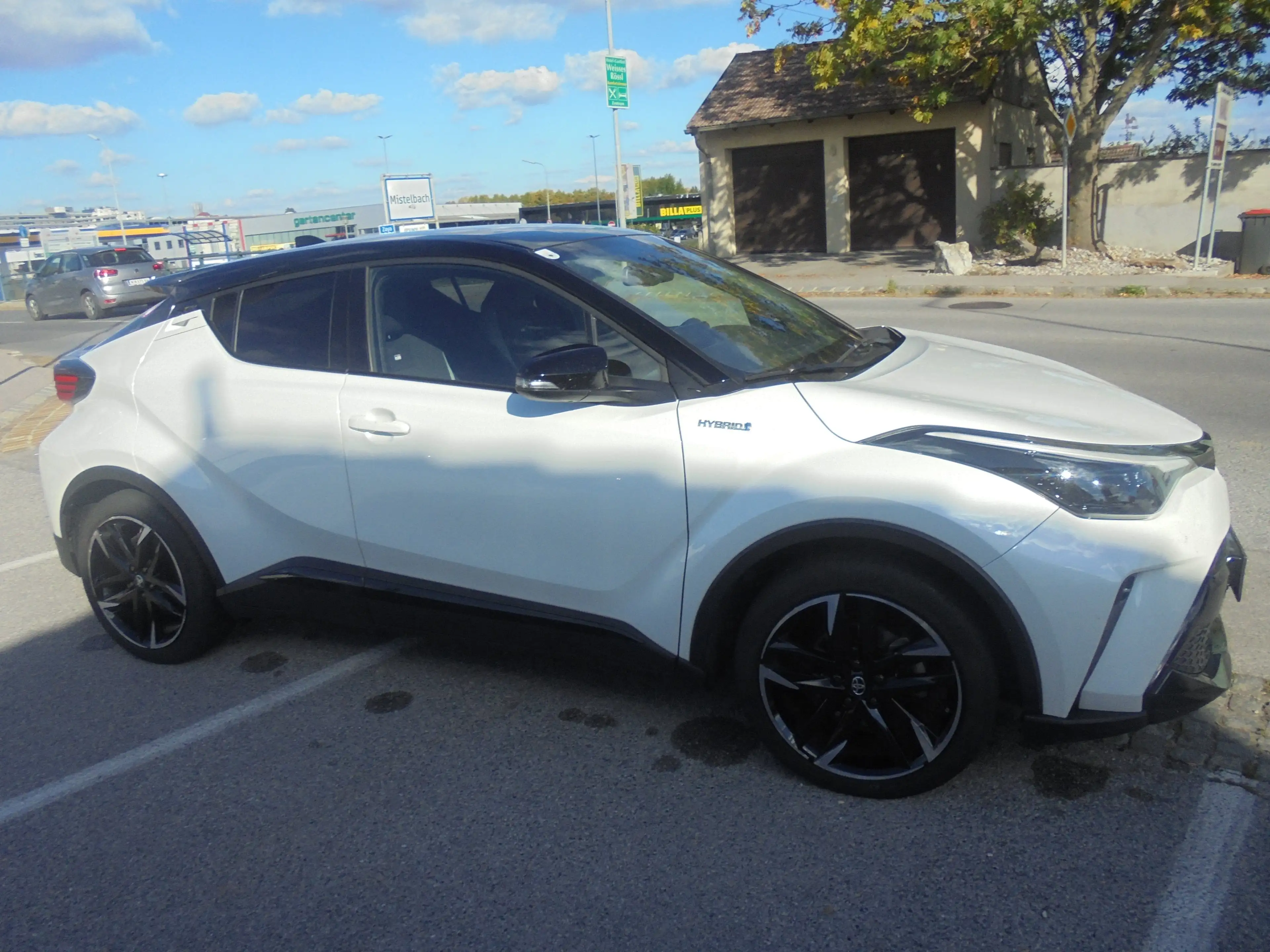 Toyota C-HR Hybrid GR Sport — photo 2