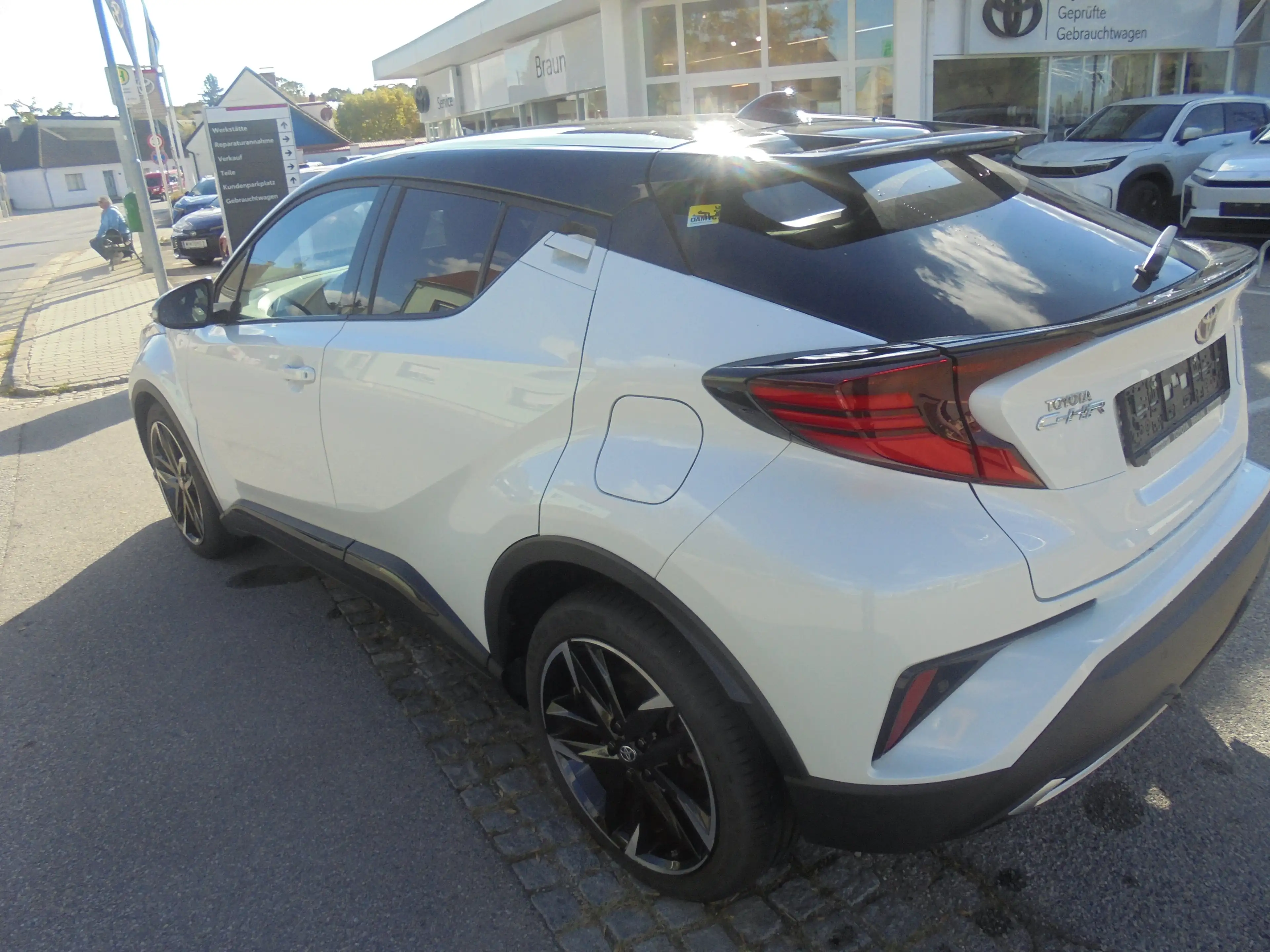 Toyota C-HR Hybrid GR Sport — photo 6