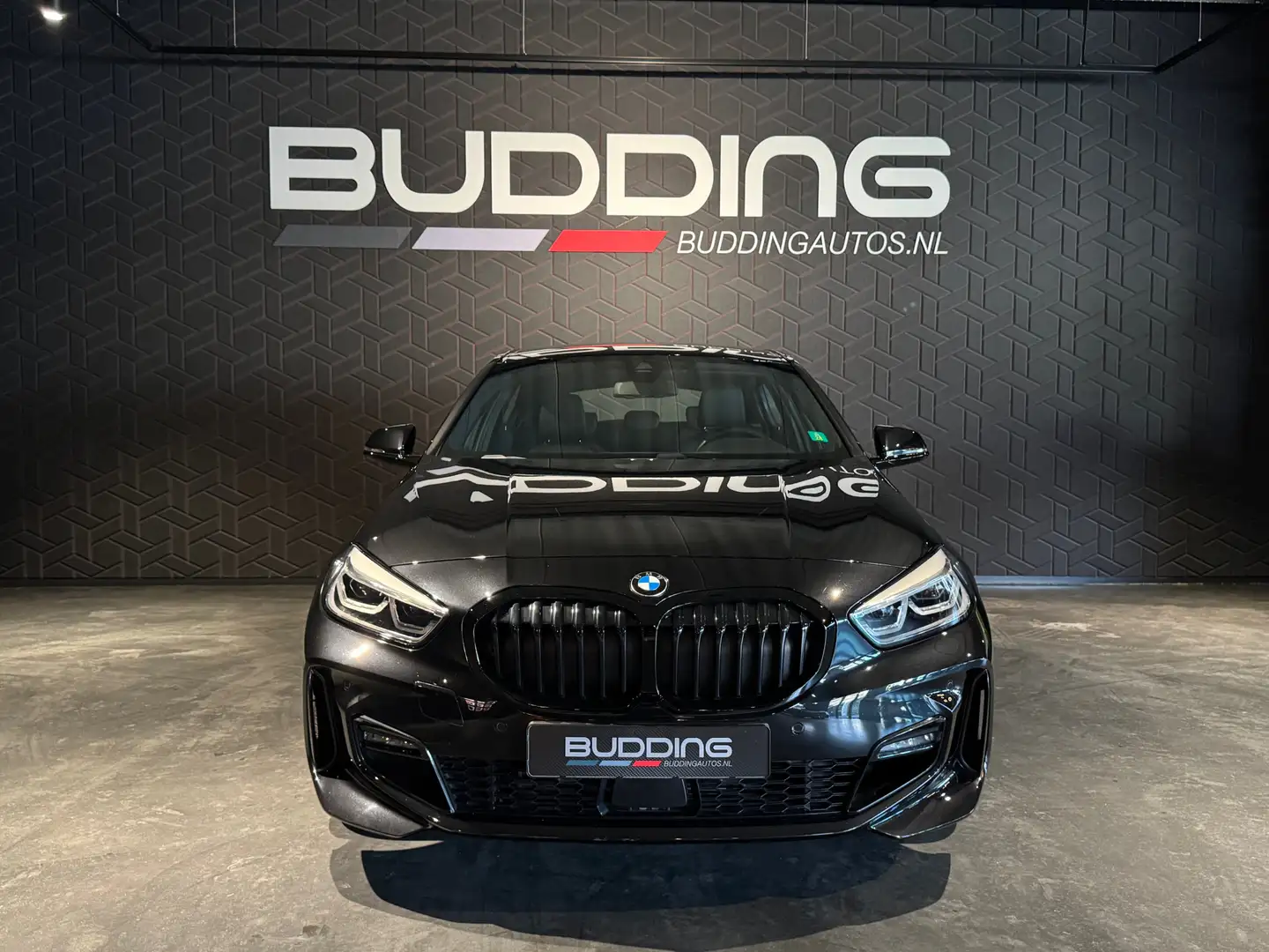 BMW 118 1-serie 118i High Exe Ed | M-sport | CarPlay | Led Schwarz - 2