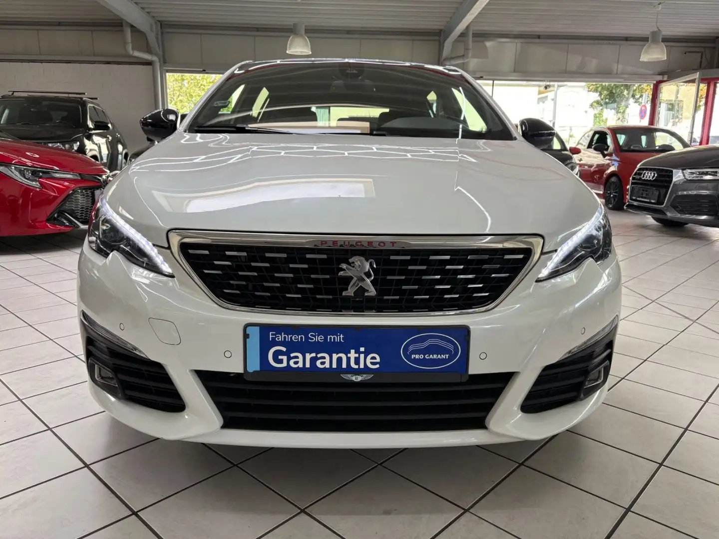 Peugeot 308 Allure 1.5 BlueHDi  GT LINE  NAVI LED AHK Blanc - 2