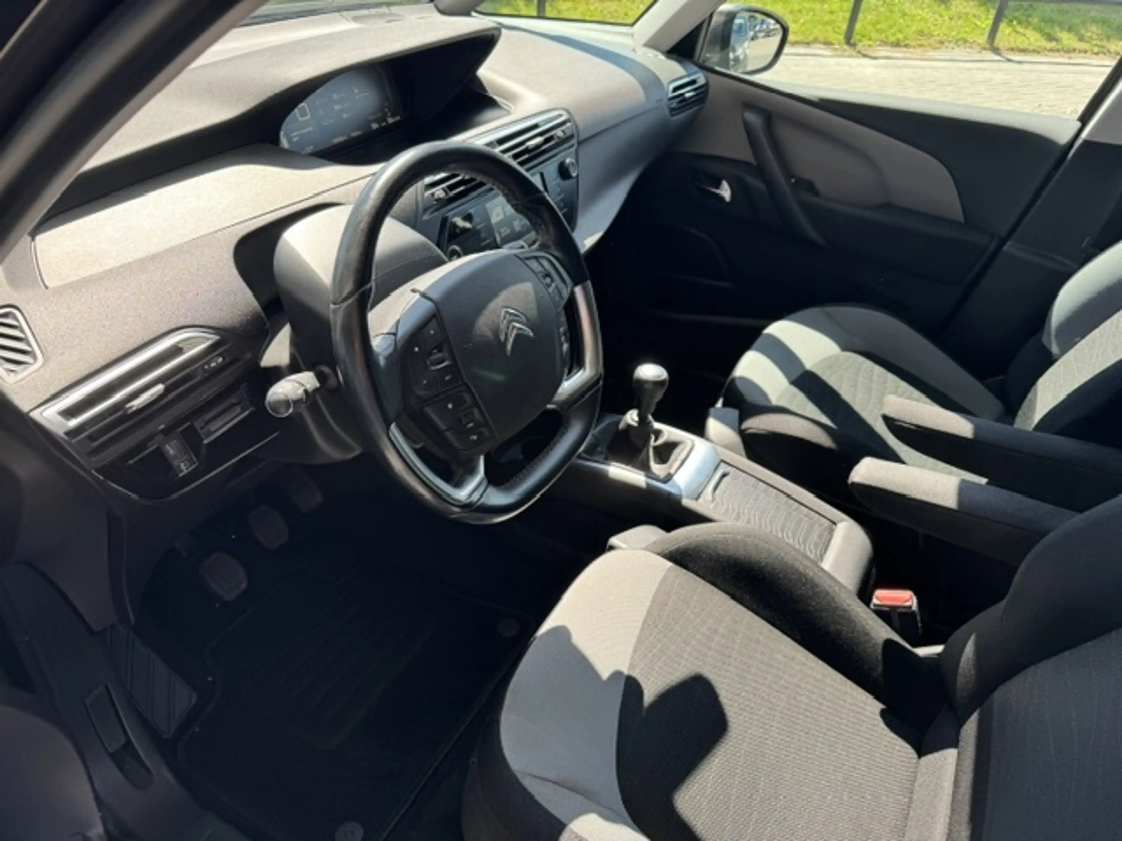 Citroen C4 Picasso 1.2 PT INTENSIVE + ECC/LMV/PDC/NAVi/TREKHAAK — photo 6