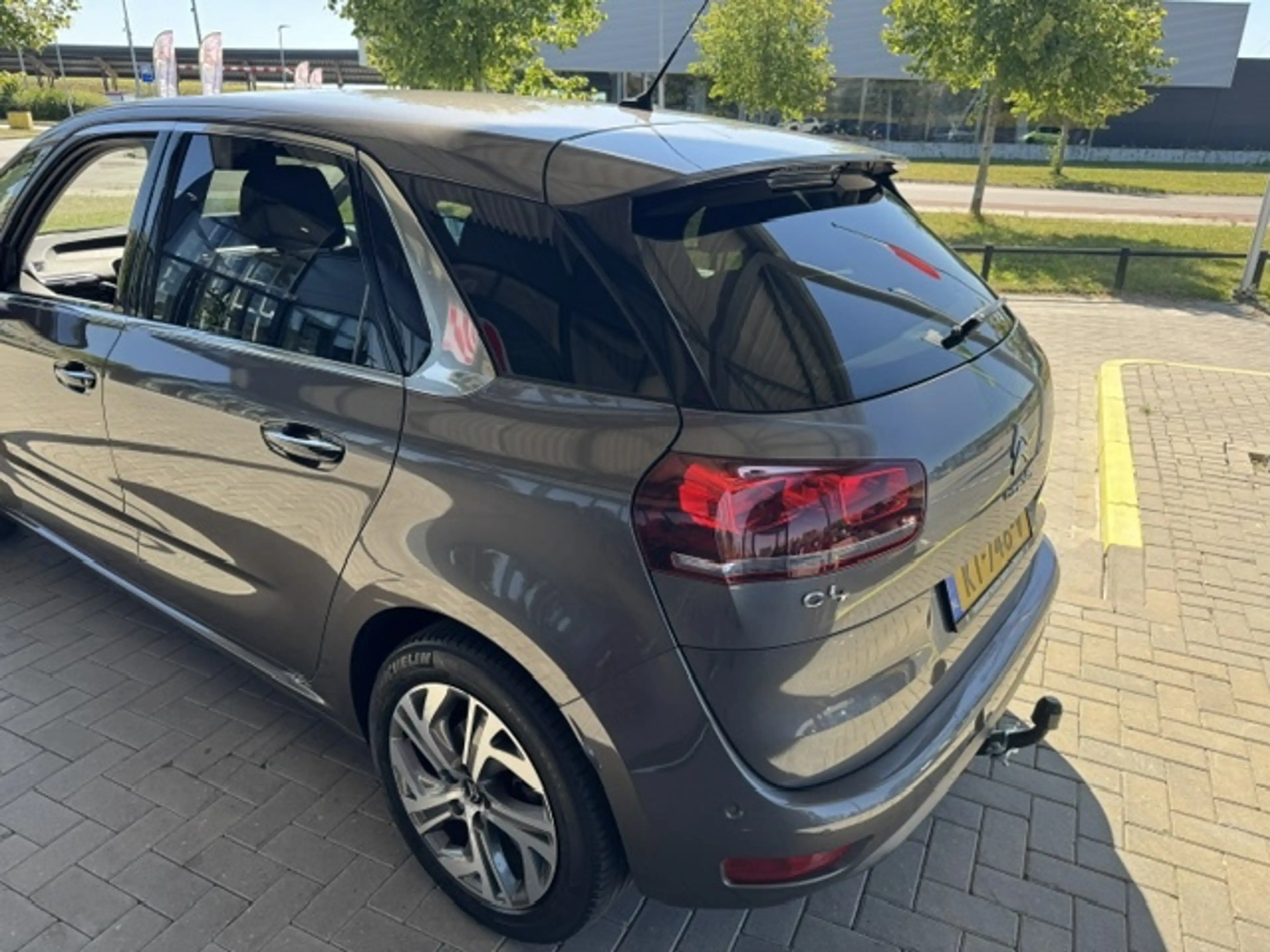 Citroen C4 Picasso 1.2 PT INTENSIVE + ECC/LMV/PDC/NAVi/TREKHAAK — photo 25