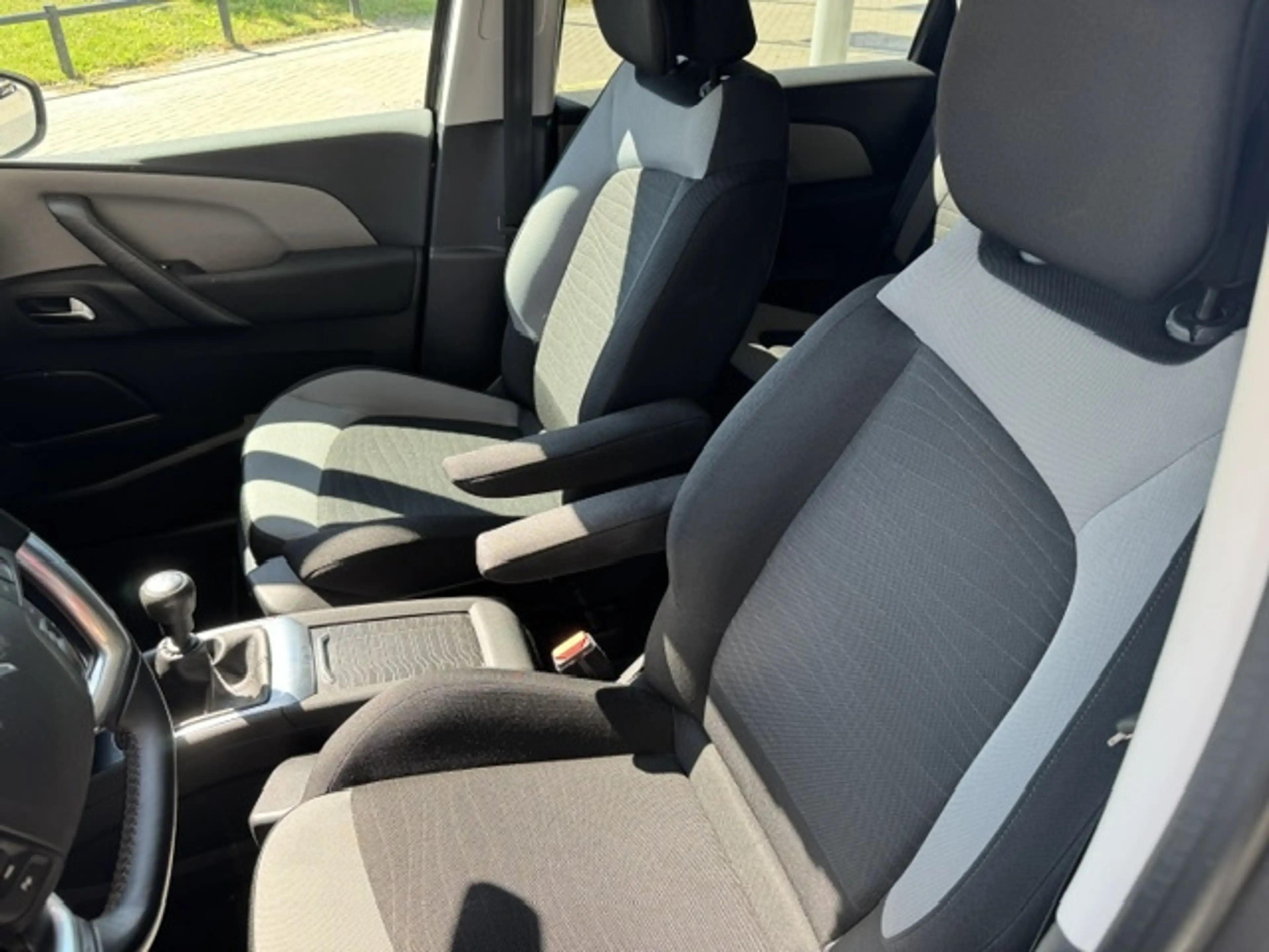 Citroen C4 Picasso 1.2 PT INTENSIVE + ECC/LMV/PDC/NAVi/TREKHAAK — photo 7