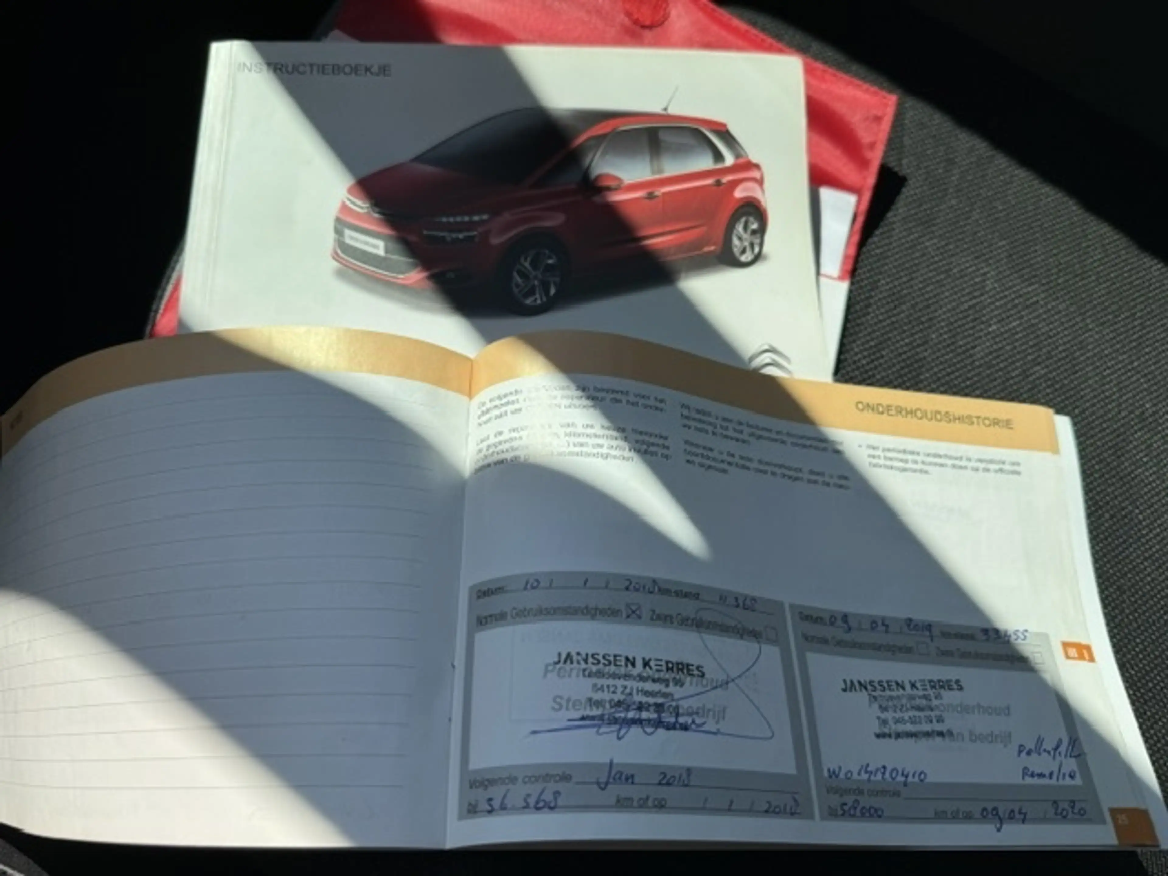 Citroen C4 Picasso 1.2 PT INTENSIVE + ECC/LMV/PDC/NAVi/TREKHAAK — photo 35
