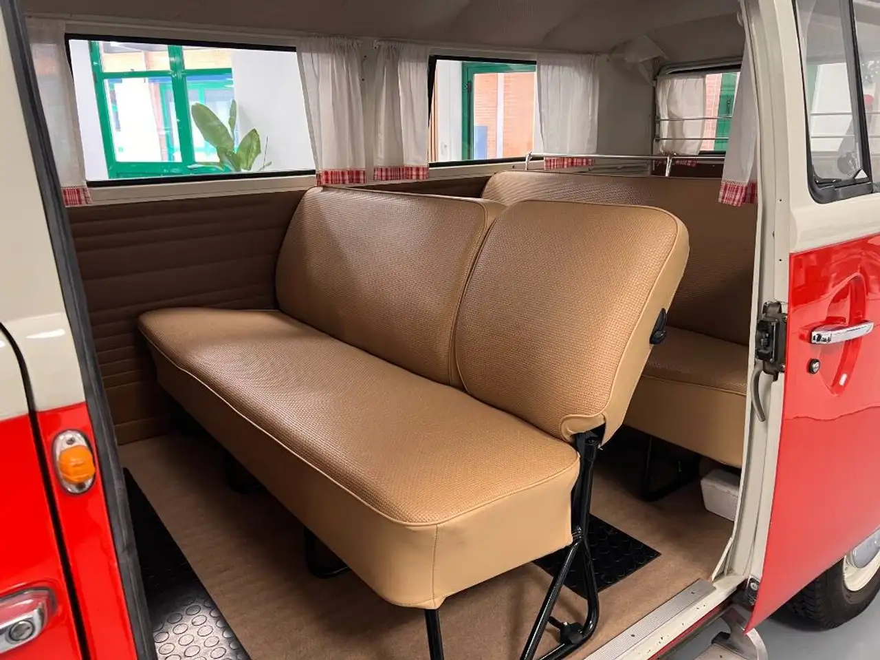 Volkswagen T2 BUS BAYWINDOW 8 POSTI, foto 10