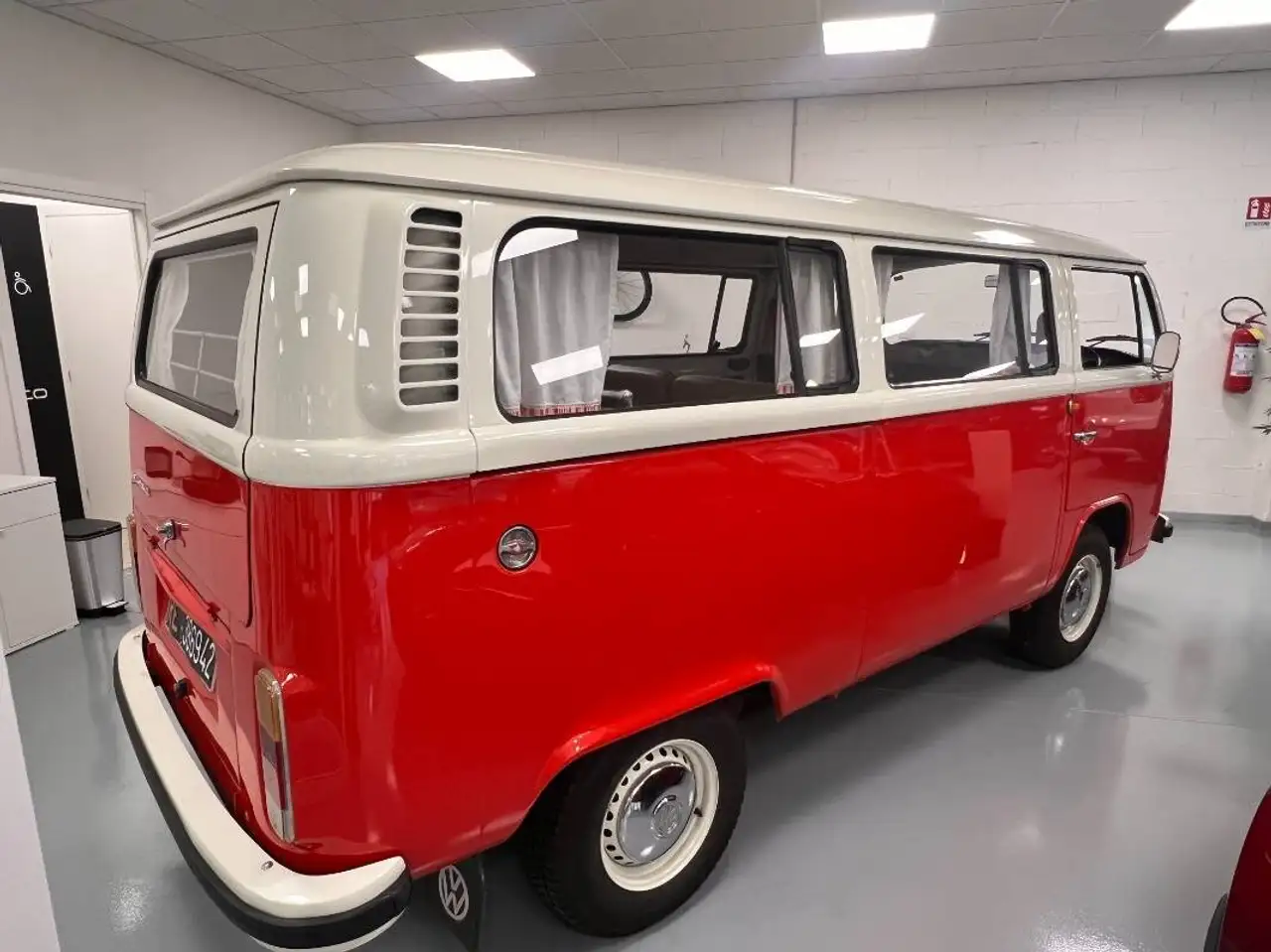 Volkswagen T2 BUS BAYWINDOW 8 POSTI, foto 6