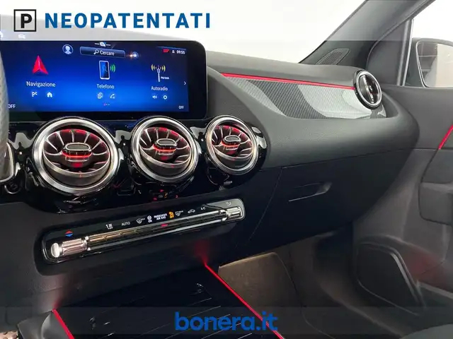Mercedes-Benz B Class view 13
