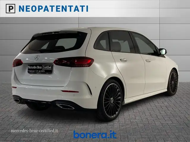 Mercedes-Benz B Class view 3