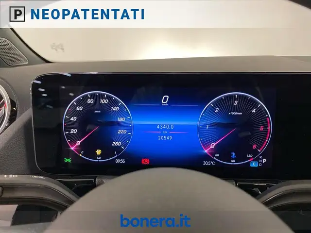 Mercedes-Benz B Class view 14
