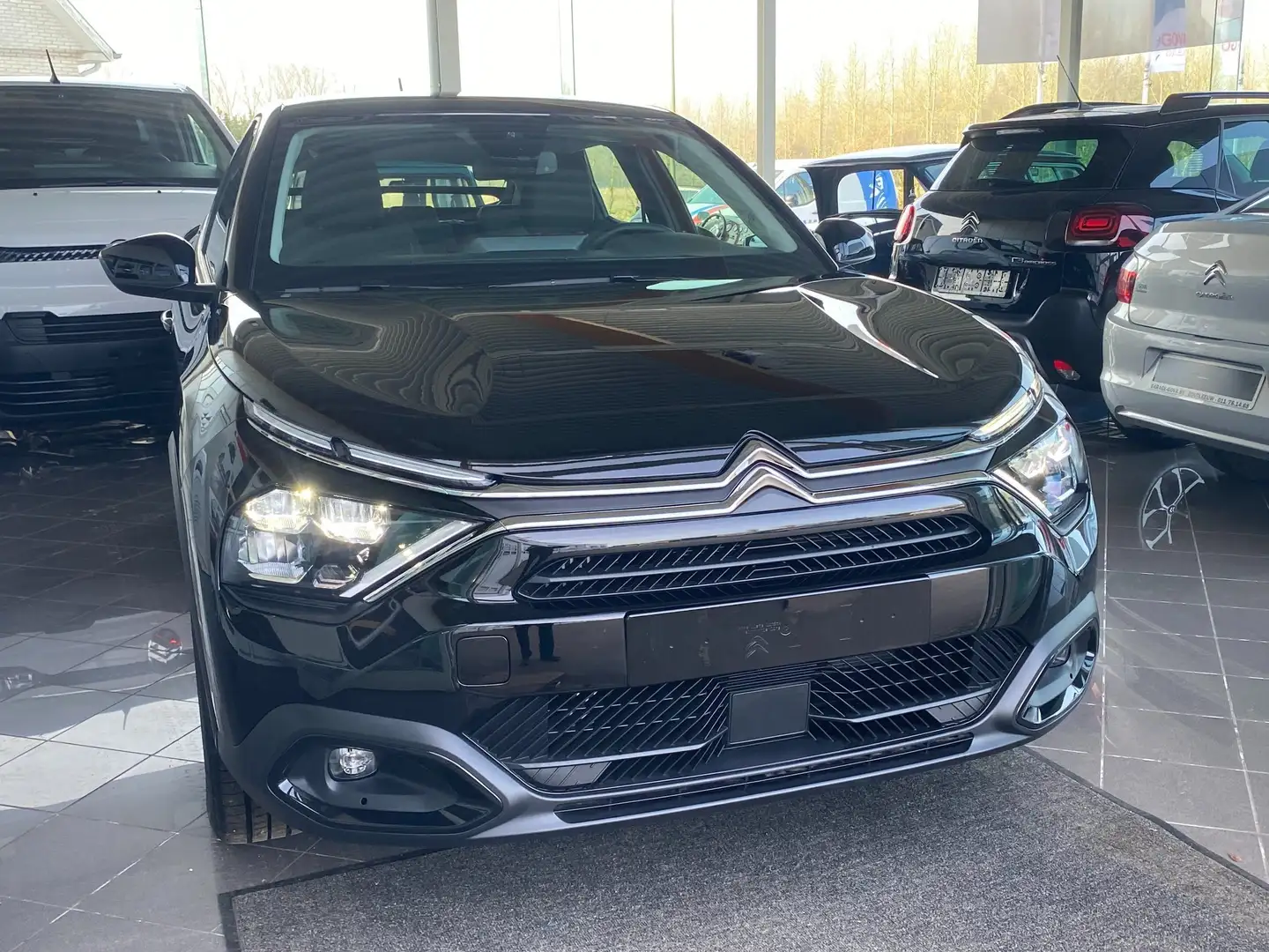 Citroen C4 X Hybride 100 e-DCS6 PLUS Noir - 1